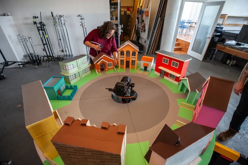 Ana Serrano, Down the Street